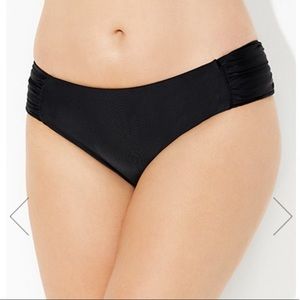 B LACK SIDE RUCHED BRIEF